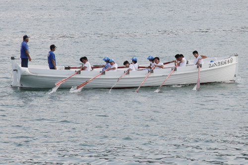 青海大橋をくぐり、日本海へ出て通を経由して帰ってきたカッター