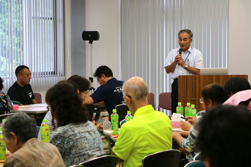 「地元の食材の良さをアピールしていきましょう」と呼びかけた山本幸範館長