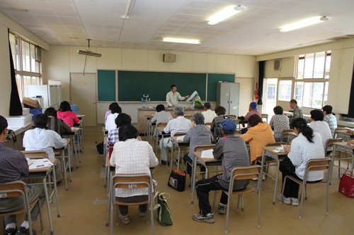 座学は石村教諭が担当