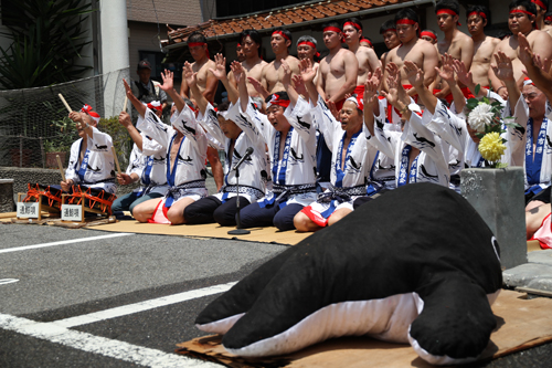 鯨唄の披露