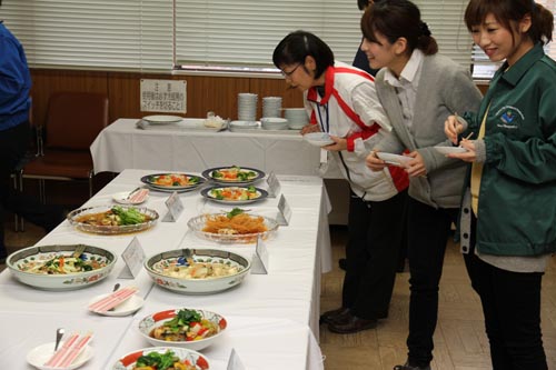 8種類の料理を試食