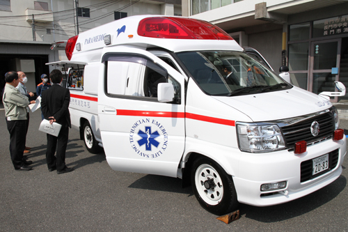 新型の救急自動車
