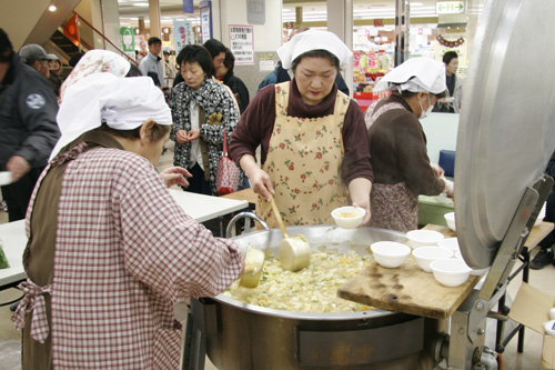 熱々のおいしい鯨汁