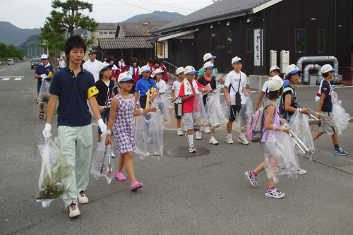 後原地区の清掃のようす