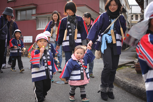 3歳未満児もパレードに参加