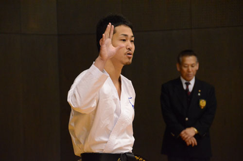 ３つのことに気をつけてほしい、と説明する井渕さん