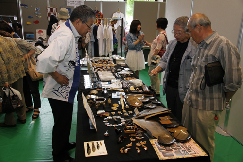 全国各地の鯨に関するグッズが展示された