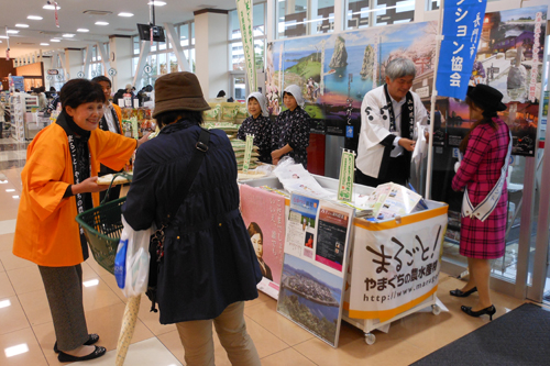 多くの人が来場