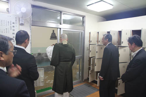 恩湯でも1年間の繁盛や安全を祈る