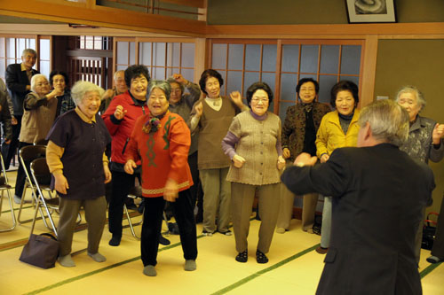 参加者の笑顔がこぼれる