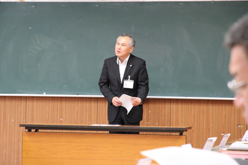 あいさつをする村田副市長