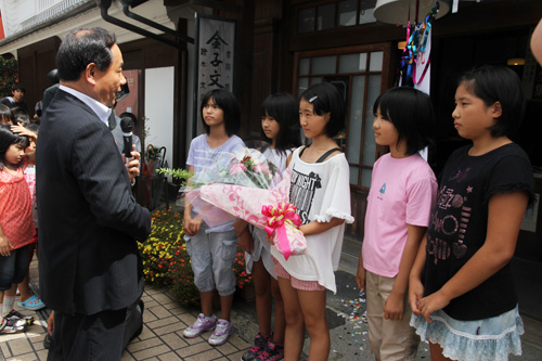 大西市長からお祝いのあいさつ