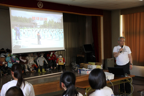 宮城県南三陸町立歌津中学校の及川主幹教諭による防災教育・防災活動の説明