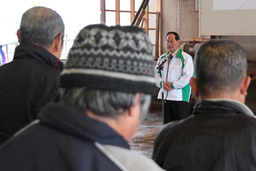 あいさつをする大西市長