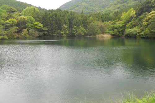 貯水量２９，５００トンの滝ヶ浴