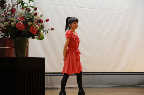 植木さんが登場すると会場から大きな拍手が