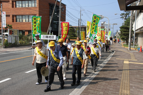 参加者全員での交通安全パレード