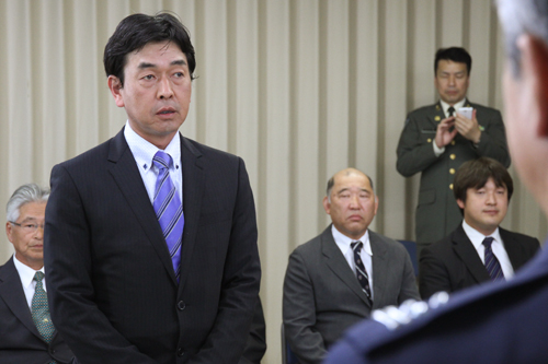 相談員を代表してあいさつをする藤田さん