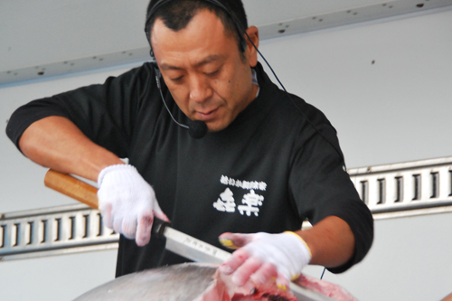 42キロのマグロが目の前でさばかれた