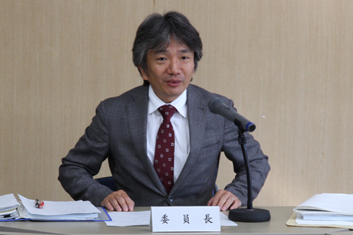 委員長に選出された山口大学経済学部の内田恭彦教授