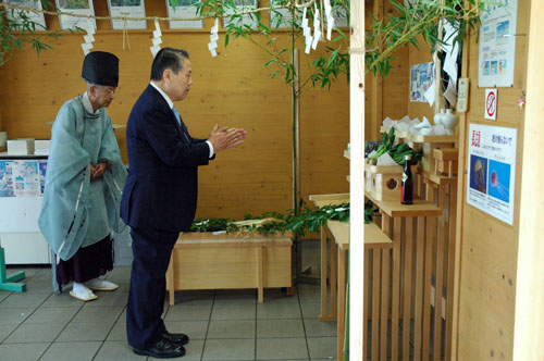 二位ノ浜、玉ぐしを捧げる南野市長