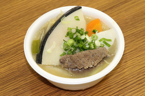 配られた鯨汁