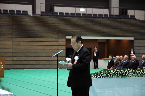 式辞を述べる南野市長