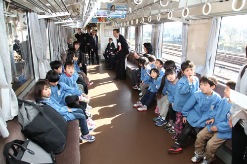 東深川保育園園児が搭乗