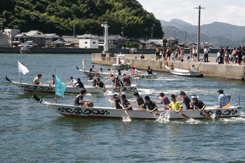 白熱の和船競漕