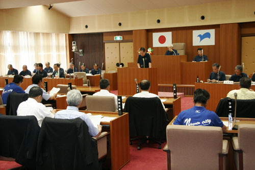 ６月定例会の本会議の様子