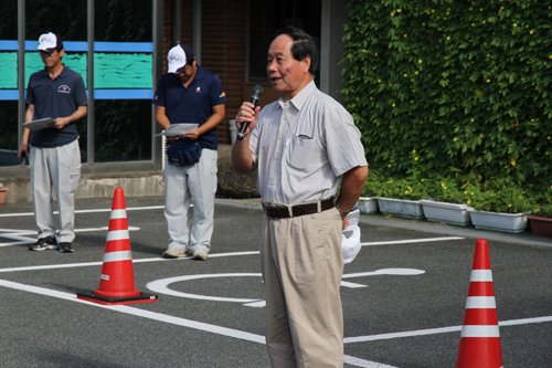 あいさつする大西市長