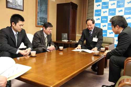 大会について市長に報告