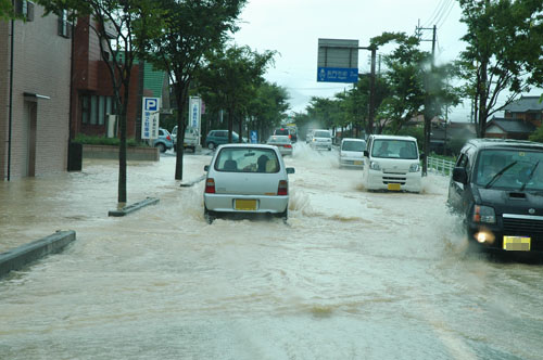 冠水した国道（板持付近）