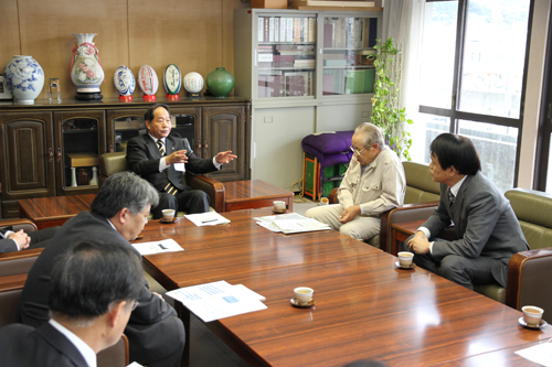 大西市長も市としての取り組みを話す
