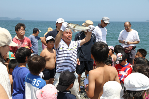 大きな魚が獲れました