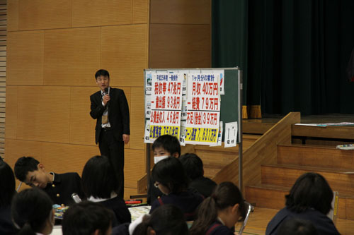 熟議に先立って行われた授業のようす
