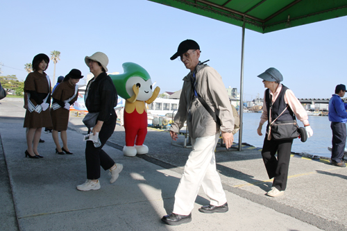 ちょるるや長門観光アテンダントもお出迎え