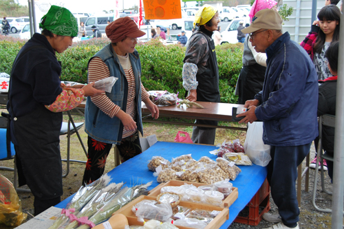 こだわりの野菜や水産物の販売