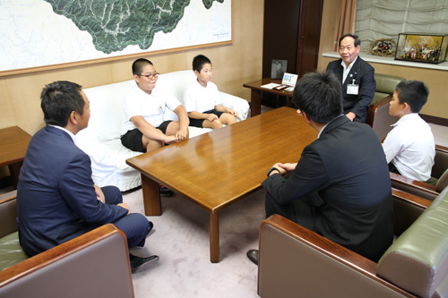 選手は前日に大嶽部屋に宿泊し、大会に臨みます