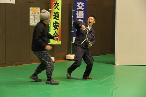 楽しく交通安全が学べた寸劇のようす