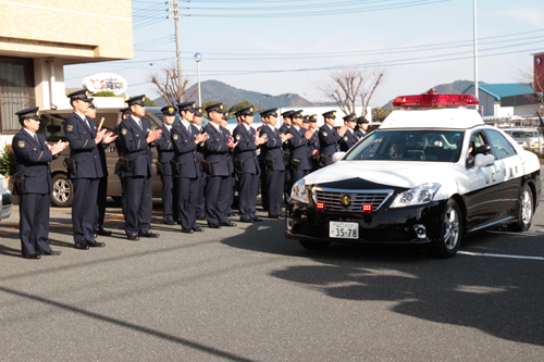 パトロールに向かう警戒隊の隊員