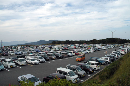 駐車場はすぐに満車状態に