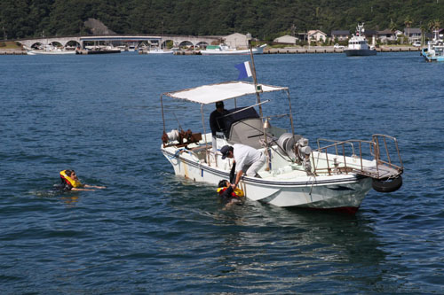 海に避難した人を救助する水難救済会の救難船会