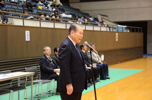 来賓としてあいさつをする南野市長