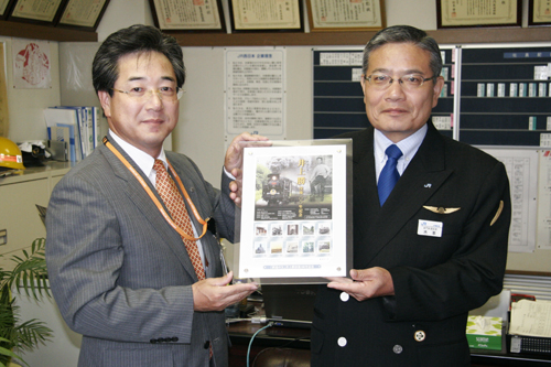 左から末武局長、木本部長