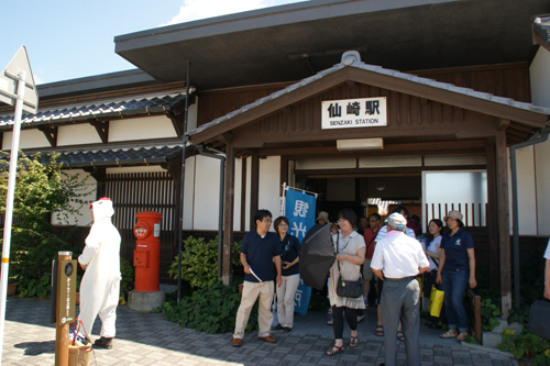 終点仙崎駅に到着