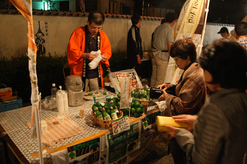 ゆずきちジュースの試飲と販売コーナー
