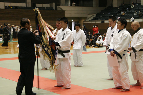 柔道（高校・一般の部）優勝　水産高等学校ａ