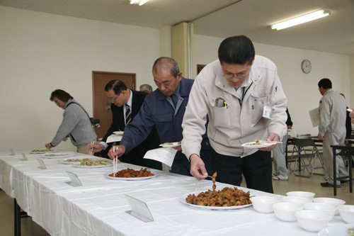 かま・っこりー試食