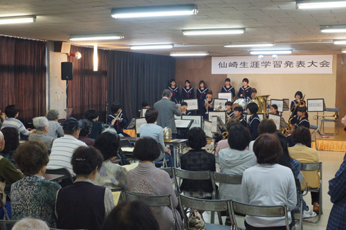 仙崎中学校の吹奏楽部による演奏